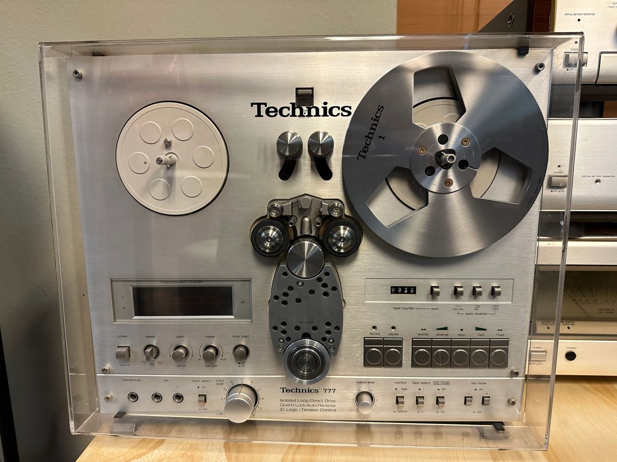 Technics RS-777 w/Dust Cover and Reels